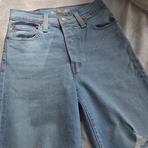 Levi's Ribcage Straight Ankle Light Wash Distressed Jeans Size 25 - Picture 5 of 16